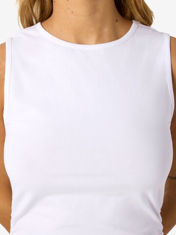 Haut Noisy may en blanc