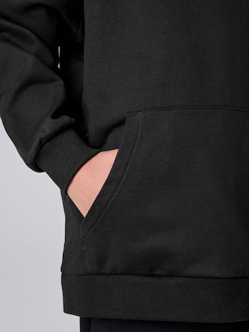 smALLSAINTS - Sweatshirt em preto