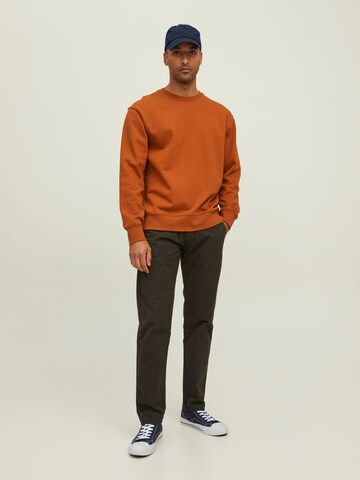 R.D.D. ROYAL DENIM DIVISION Sweatshirt in Orange
