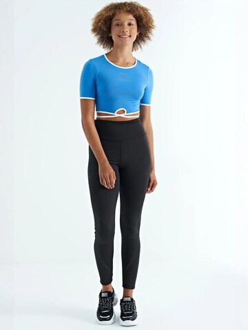 T-shirt fonctionnel Tommy Life en bleu