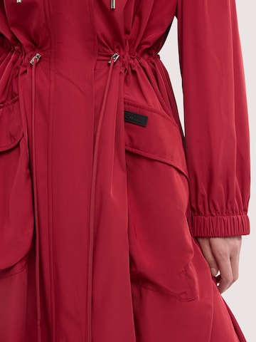Manteau d’hiver Trussardi en rouge