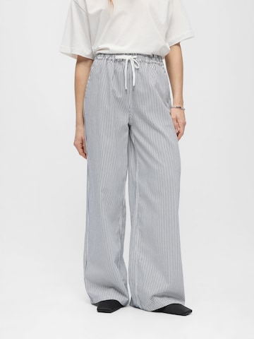 Loosefit Pantalon 'OBJETSY' OBJECT en blanc : devant