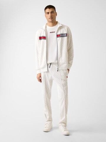 GUESS Szabványos Nadrág - fehér