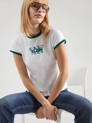 Calvin Klein Jeans Shirt '1968' in Wit: voorkant