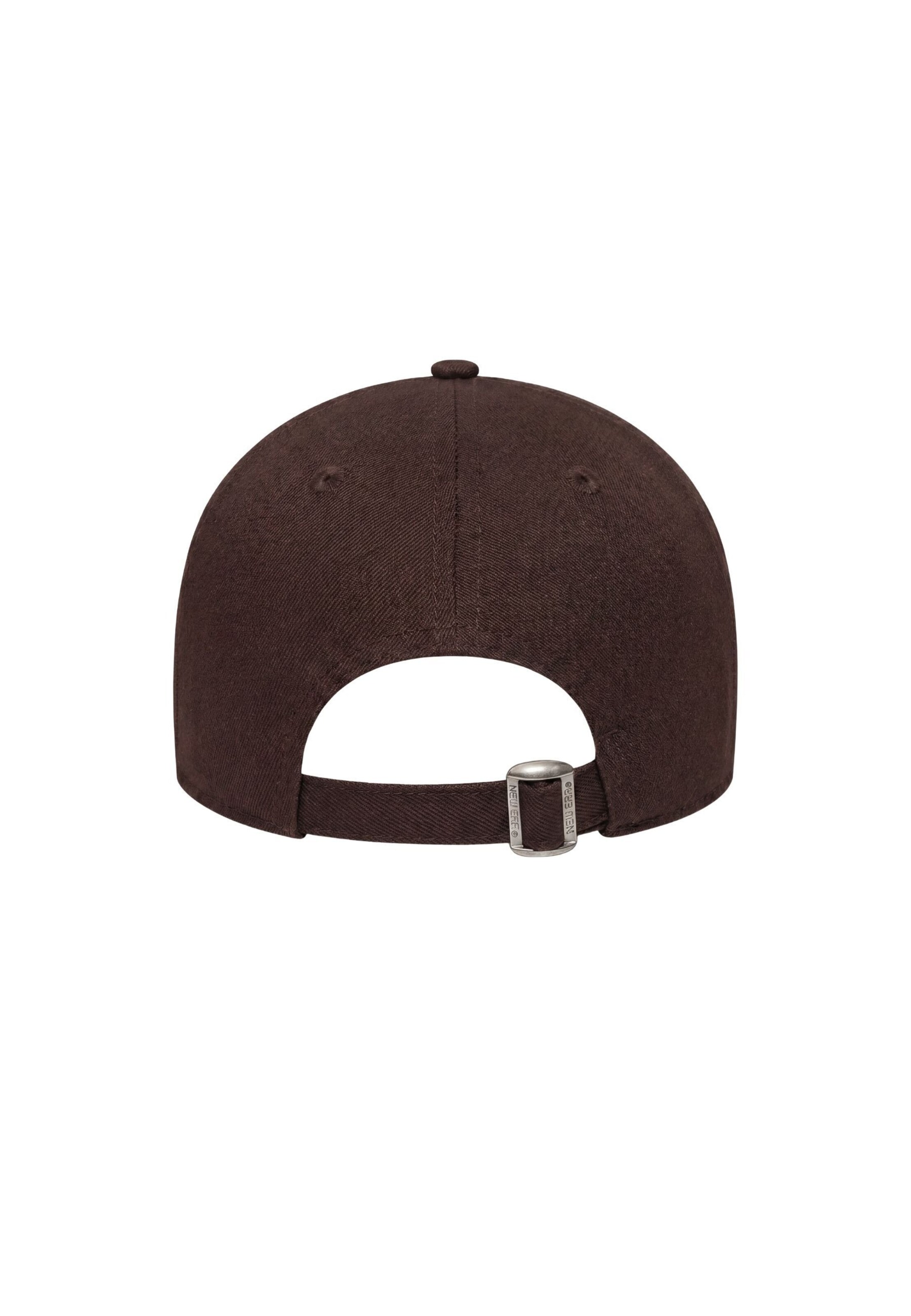 Colucci Pet '9Forty' in Bruin: terug