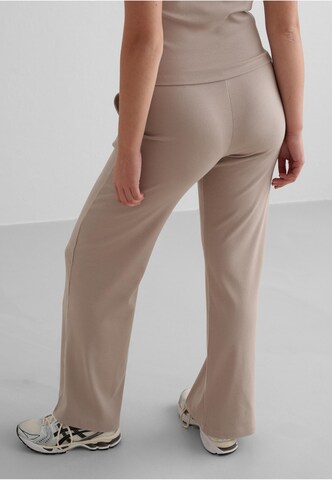 Aim'n Wide Leg Hose in Braun: Vorderseite