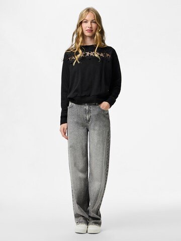 PIECES - Sudadera 'PCRITALA' en negro