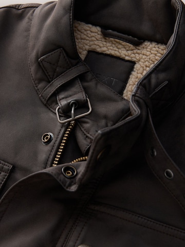 Next Tussenjas in Bruin