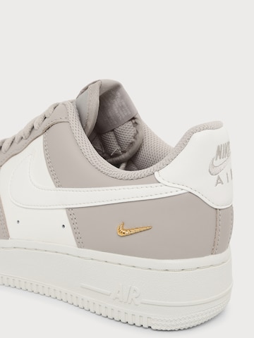 Nike Sportswear Низкие кроссовки 'Air Force 1 '07' в Бежевый