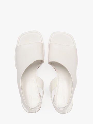 Estro Sandals '203-24110-38' in White