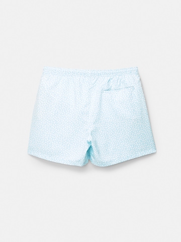 Șorturi de baie de la Pull&Bear pe albastru