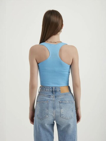 Hiccup Top in Blau
