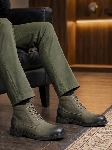 ALLTHEMEN Chukka Boots 'Zeit' in Grey