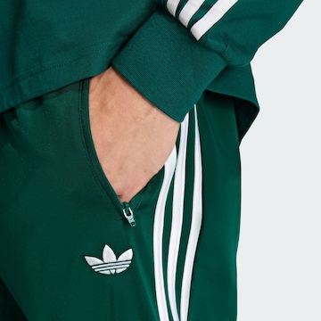 Loosefit Pantalon 'Firebird' ADIDAS ORIGINALS en vert