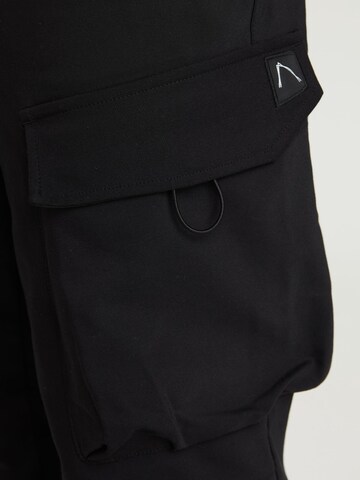 CHASIN' Tapered Cargobroek 'Rift.L Flow' in Zwart