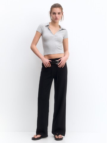 Pull&Bear Regular Trousers in Black