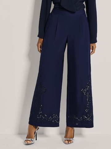 Wide Leg Pantalon à pince MADELEINE en bleu : devant