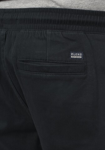 BLEND Regular Chinohose in Schwarz