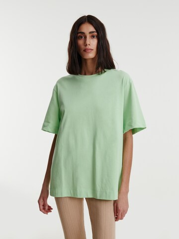EDITED T-shirt 'Elisa' i grön: framsida