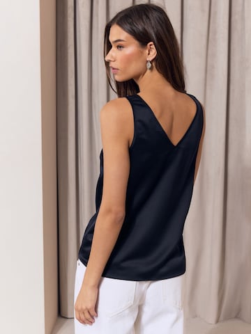 Lipsy Top in Zwart