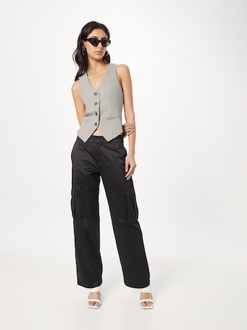 Gina Tricot Regular Cargo Pants in Black