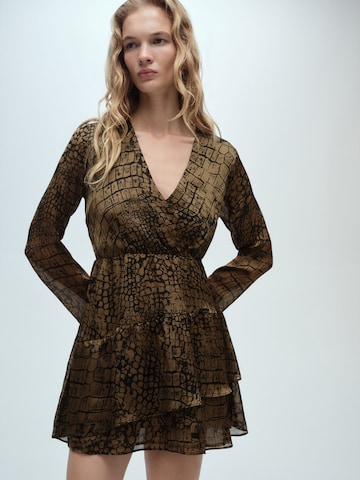 Rochie 'Jules' de la MANGO pe maro: față