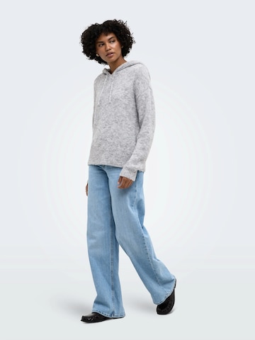ONLY - Jersey 'ONLNELLIE' en gris