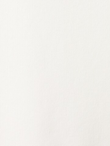 Top brodat 'MARX' de la MANGO pe bej