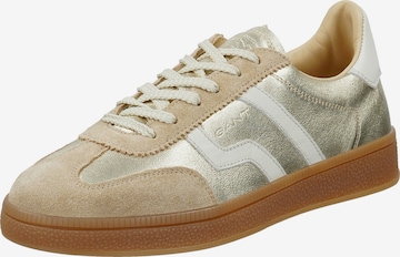 Sneaker bassa di GANT in oro: frontale