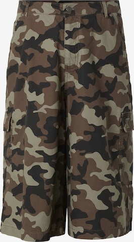 Regular Pantalon cargo Karl Kani en vert : devant