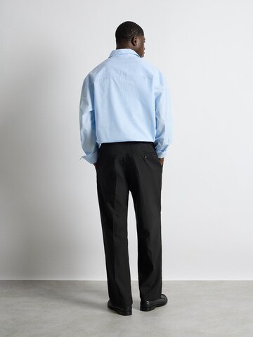 Burocs Regular Pleat-Front Pants in Black