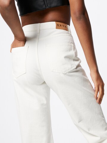 NA-KD Regular Jeans in Weiß