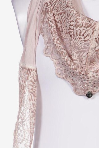 Tredy Scarf & Wrap in One size in Pink