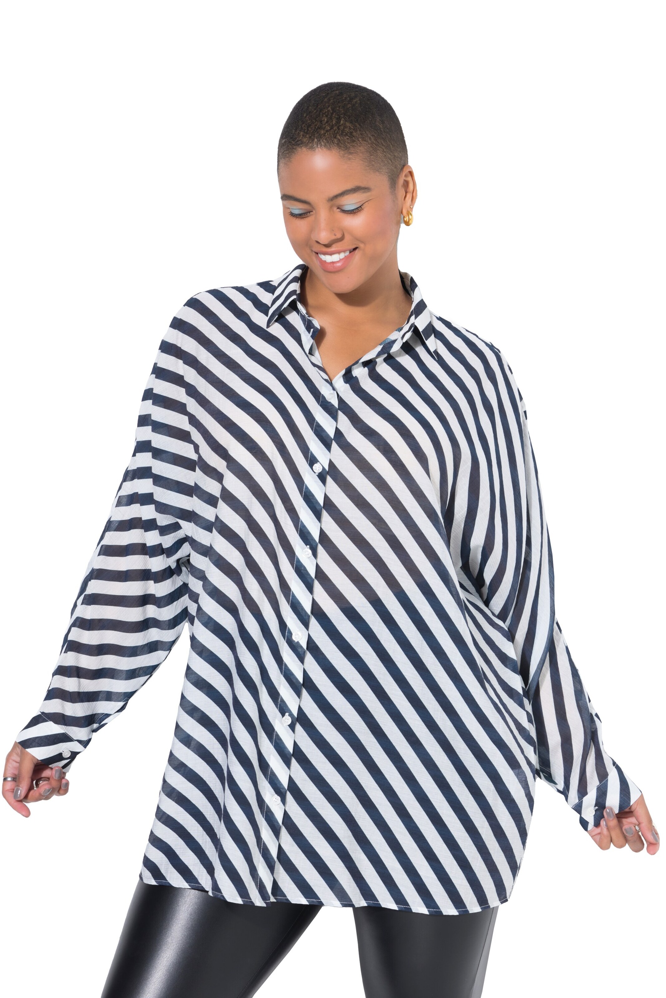 Studio Untold Blouse in Blue: front