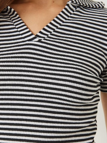 Bianco Lucci Särk 'T-Shirts', värv must
