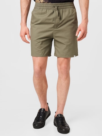Les Deux Regular Pants 'Otto' in Green: front