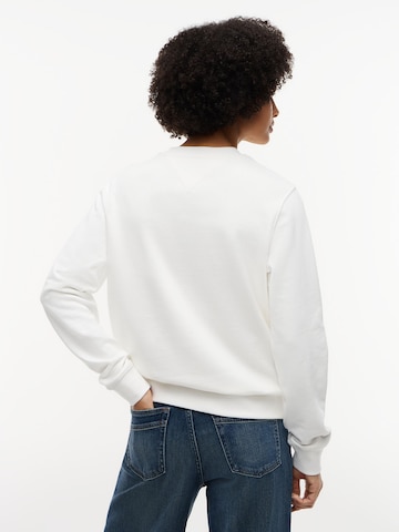 Felpa di Tommy Jeans in bianco