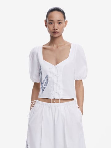 Chemisier Desigual en blanc : devant