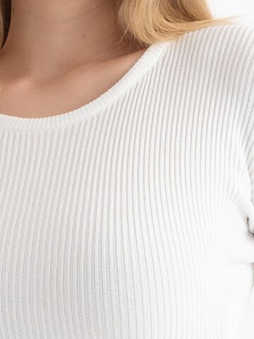 Hiccup Pullover in Weiß