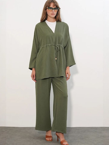 Pantalons de tailleur Bigdart en vert : devant