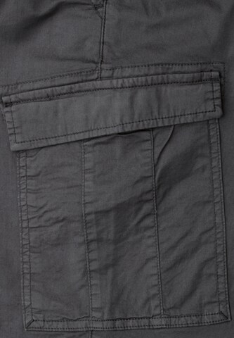 Street One MEN Regular Cargoshorts in Grau