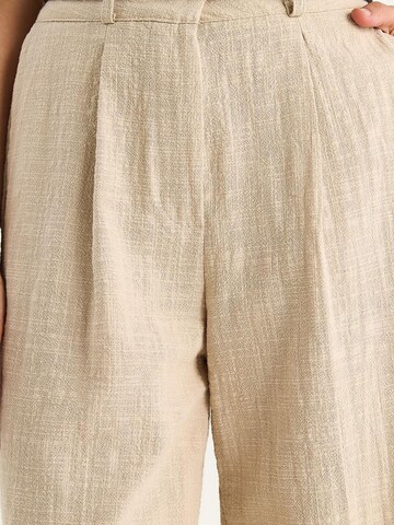 Bianco Lucci - Loosefit Calças com pregas em bege