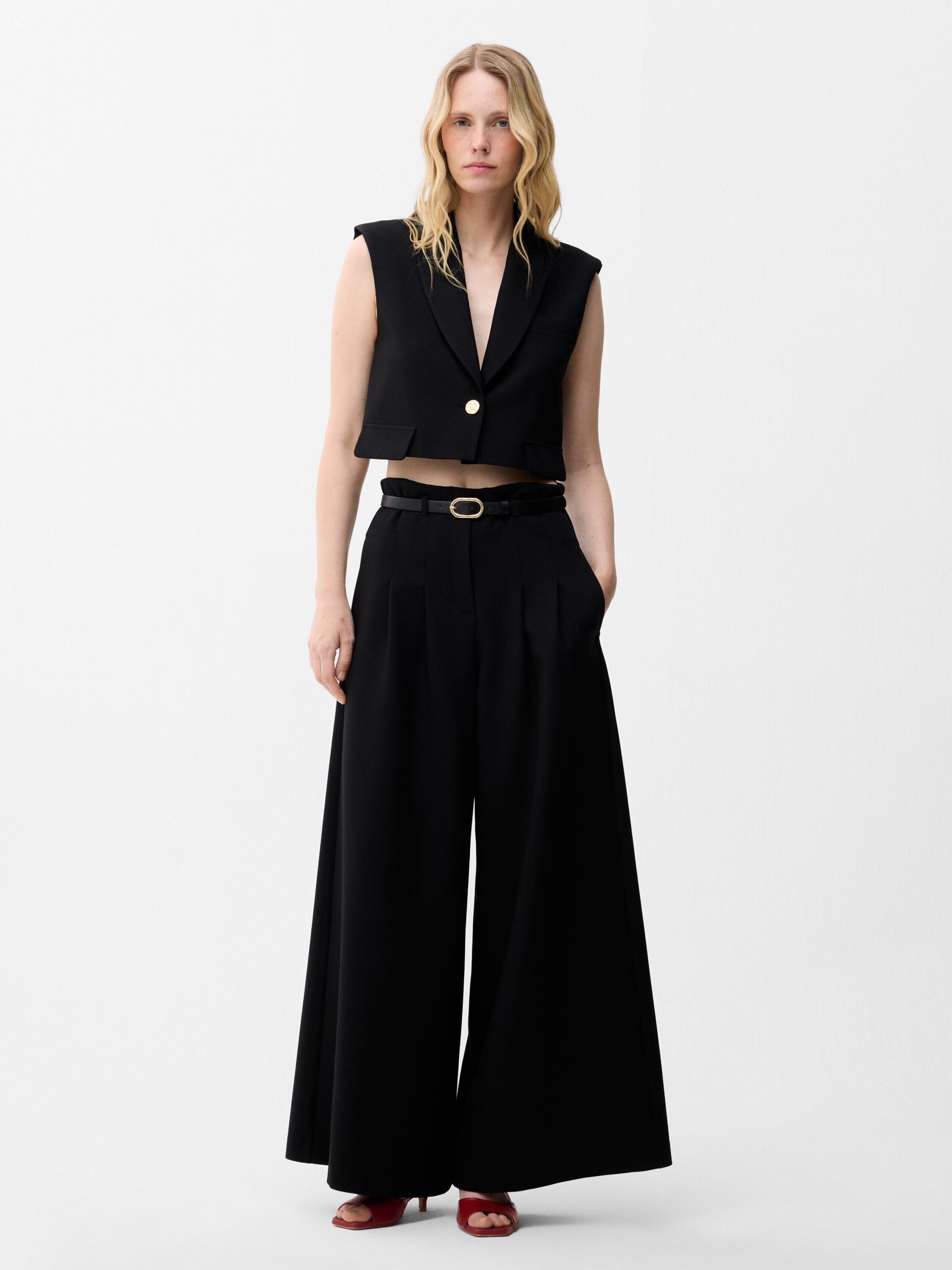 adl Regular Trousers in Black