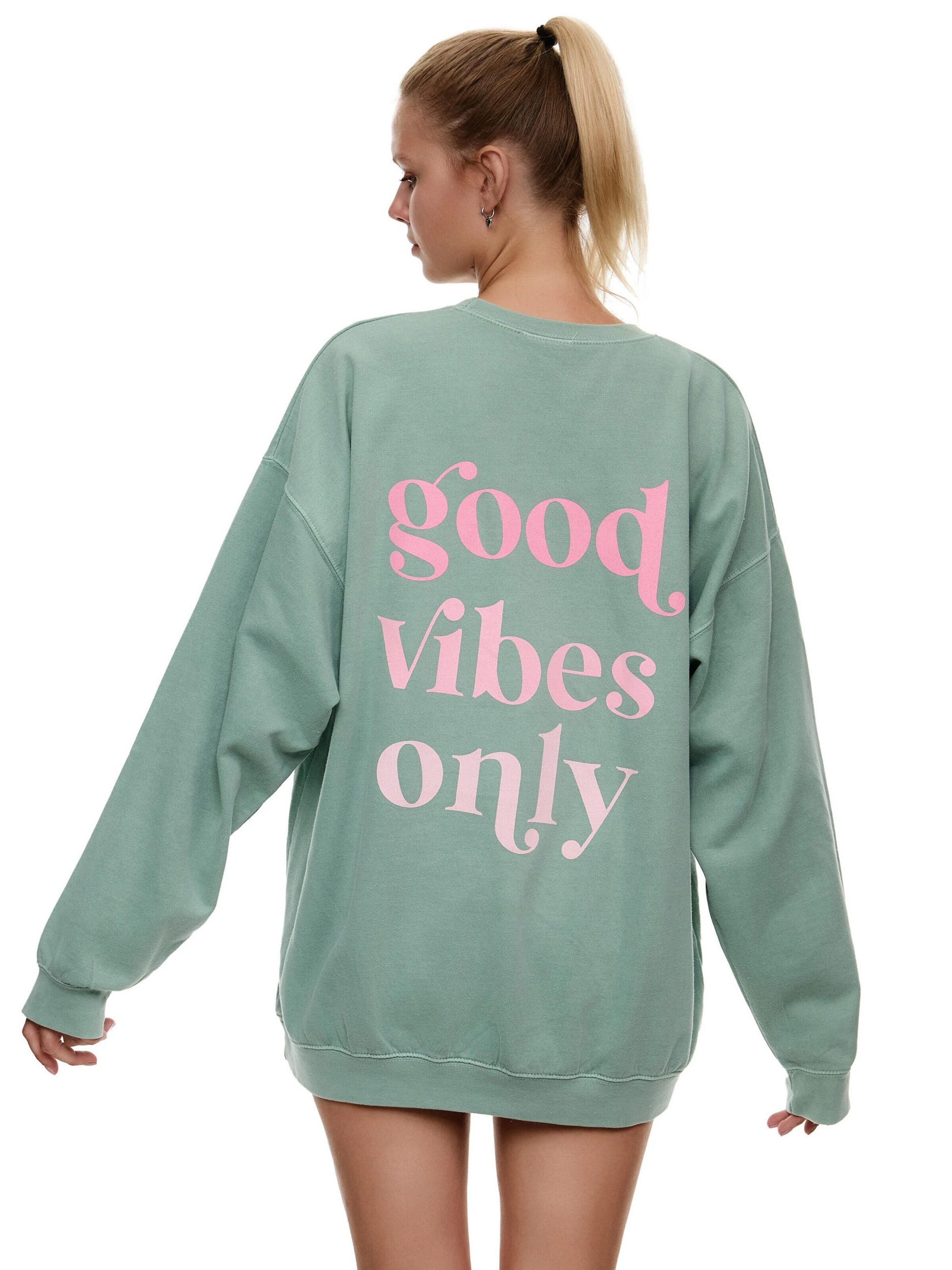 Worldclassca Sweatshirt in Green
