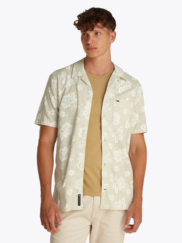 Tommy Jeans - Ajuste regular Camisa en beige: frente