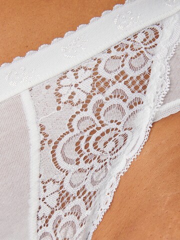 SLOGGI Slip 'Chic' in White
