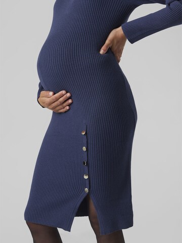 Robes en maille Vero Moda Maternity en bleu