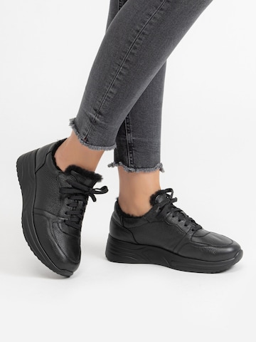VITAFORM Sneakers in Black: front