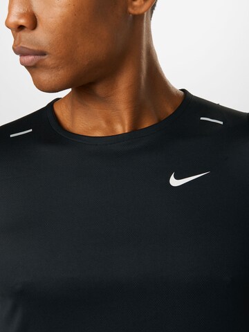 NIKE Functioneel shirt 'Rise 365 Wild Run' in Zwart