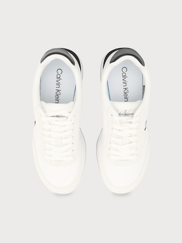 Calvin Klein Rövid szárú sportcipők 'ESS' - fehér